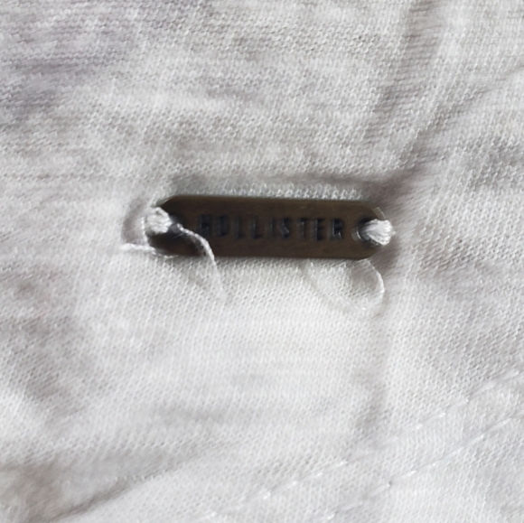 Hollister| Super Soft Long Sleeve Camo Print Tshirt - Picture 2 of 4